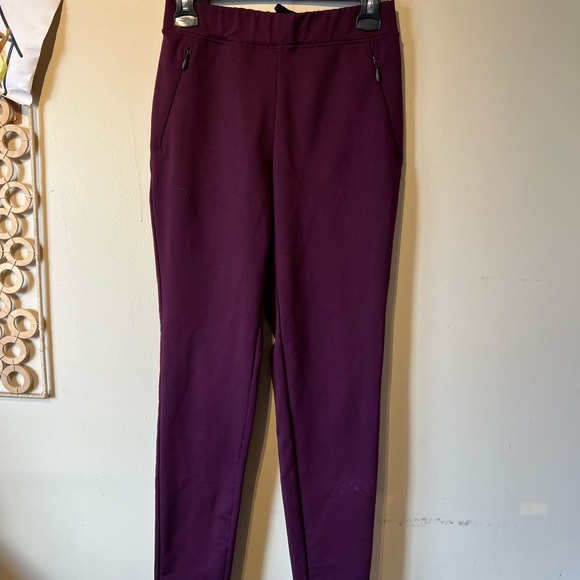 RYU made in Canada polyester/ Lycra burgundy pants… - Picture 3 of 8